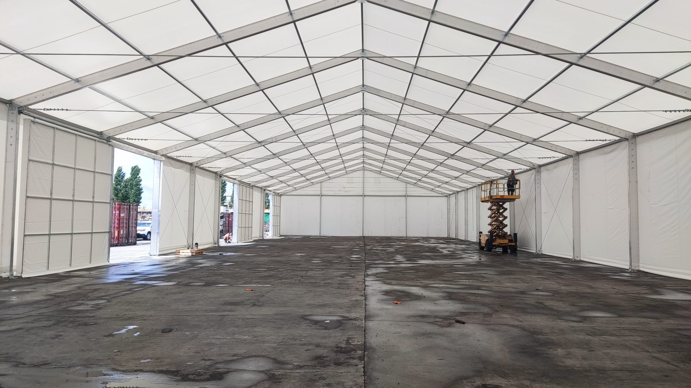 A Shaped Tent-warehouse (2)