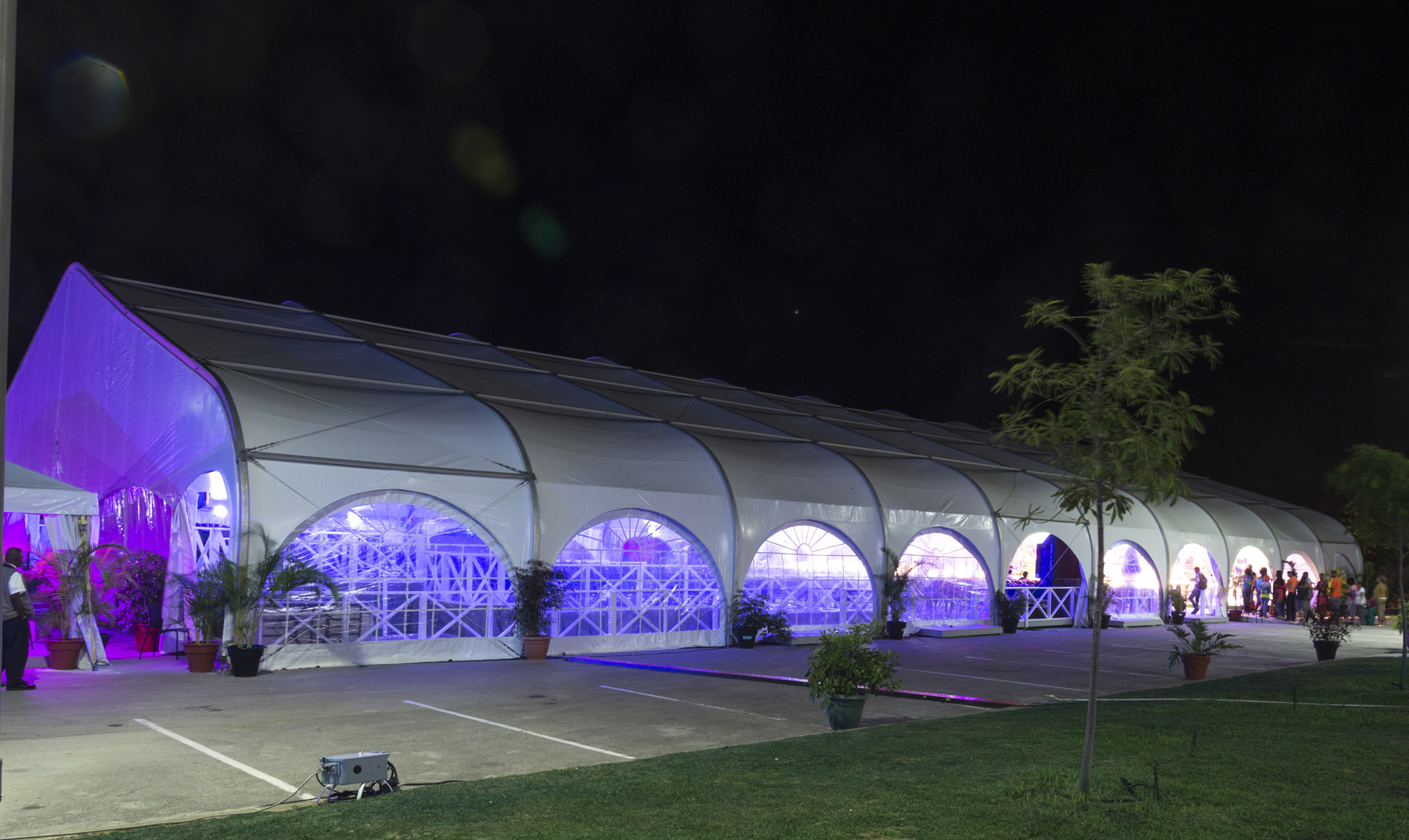 Curved Tent-Event (1)