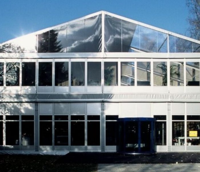 Clear-Span_Double-Decker-Tentw-Glass-Walls-view2-768x519_副本